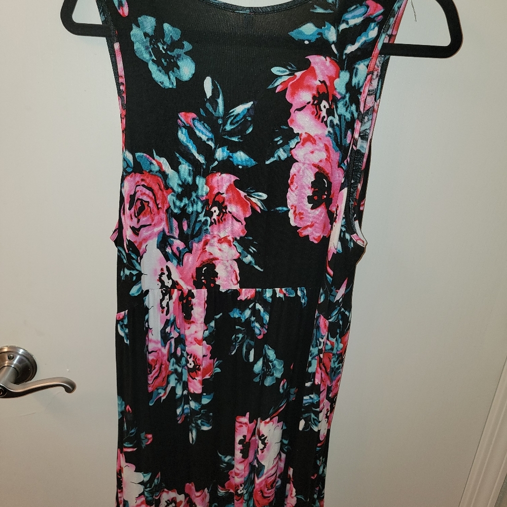 Dress - Picture 3 of 3
